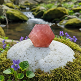 Amethyst, heilige Geometrie, facettierter Kristall