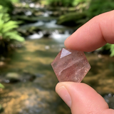 Amethyst, heilige Geometrie, facettierter Kristall