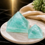Grüne Fluorit-Pyramide – mittelgroß